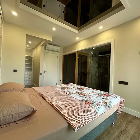 Ozel Havuzlu Ve Saunali Muhtesem Villa