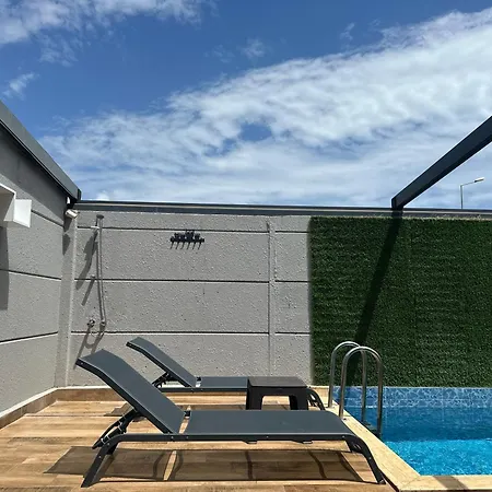 Villa Ozel Havuzlu Ve Saunali Muhtesem