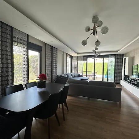 Villa Ozel Havuzlu Ve Saunali Muhtesem