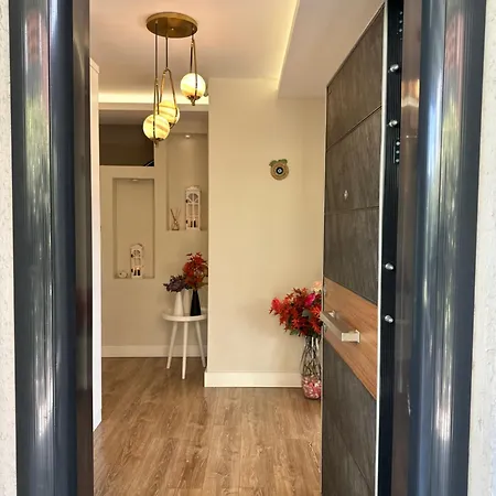 Ozel Havuzlu Ve Saunali Muhtesem *